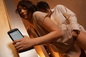 Vợ đi họp lớp rồi địt với nyc mặc cho chồng ở nhà chờ